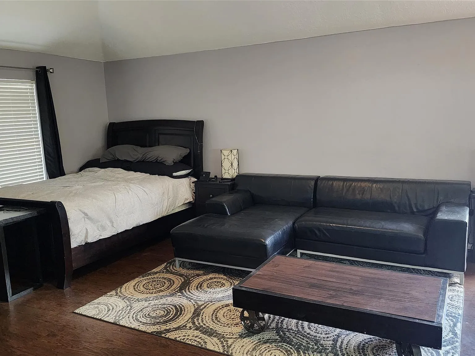 Studio, 1.0 bath, 440 sqft, $1,100 — Photo 3