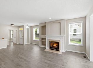 5818 Prairie Ridge Dr, Shoreview, MN 55126