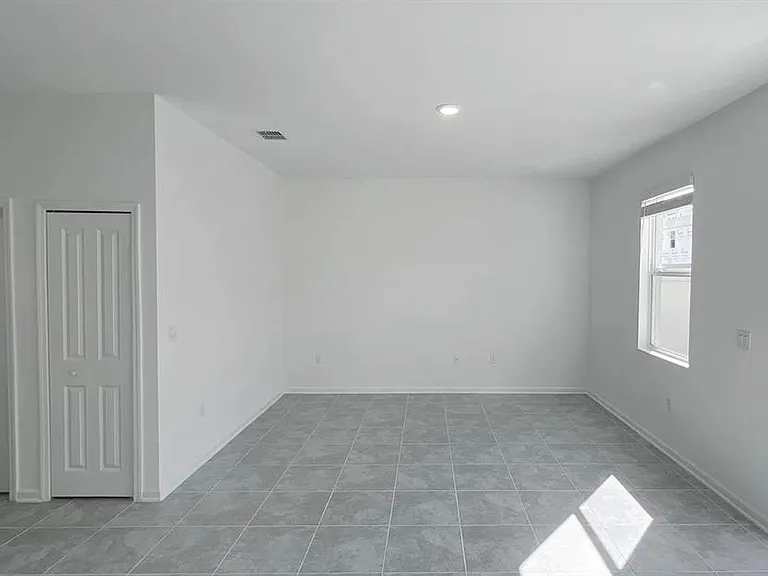 2562 Skyline Loop — Photo 13