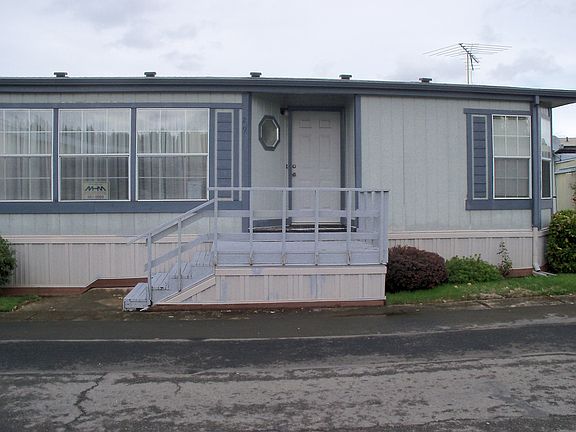 corner street  entrance