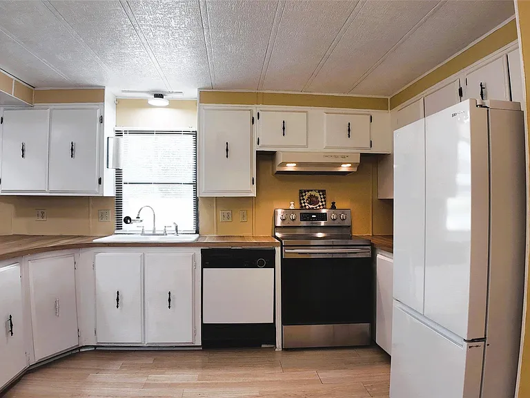 251 Oakdale Dr — Photo 10