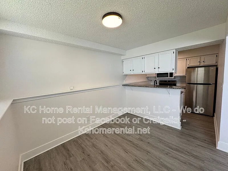 1 bed, 1.0 bath, $895 — Photo 4