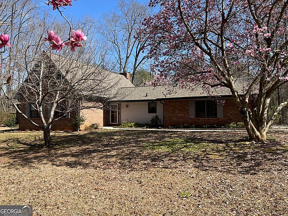 4th image of 110 Sandy Dr