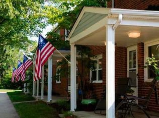 8 Eucalyptus Rd APT E, Annapolis, MD 21402