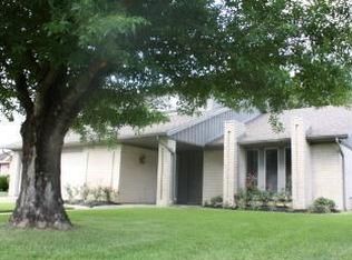 615 Park Knoll Ln, Katy, TX 77450