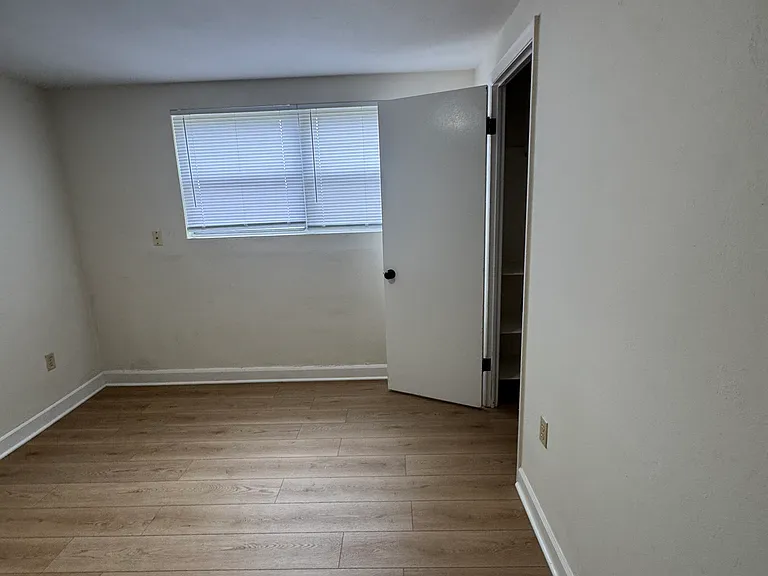 1504 Parkade Blvd #A — Photo 14