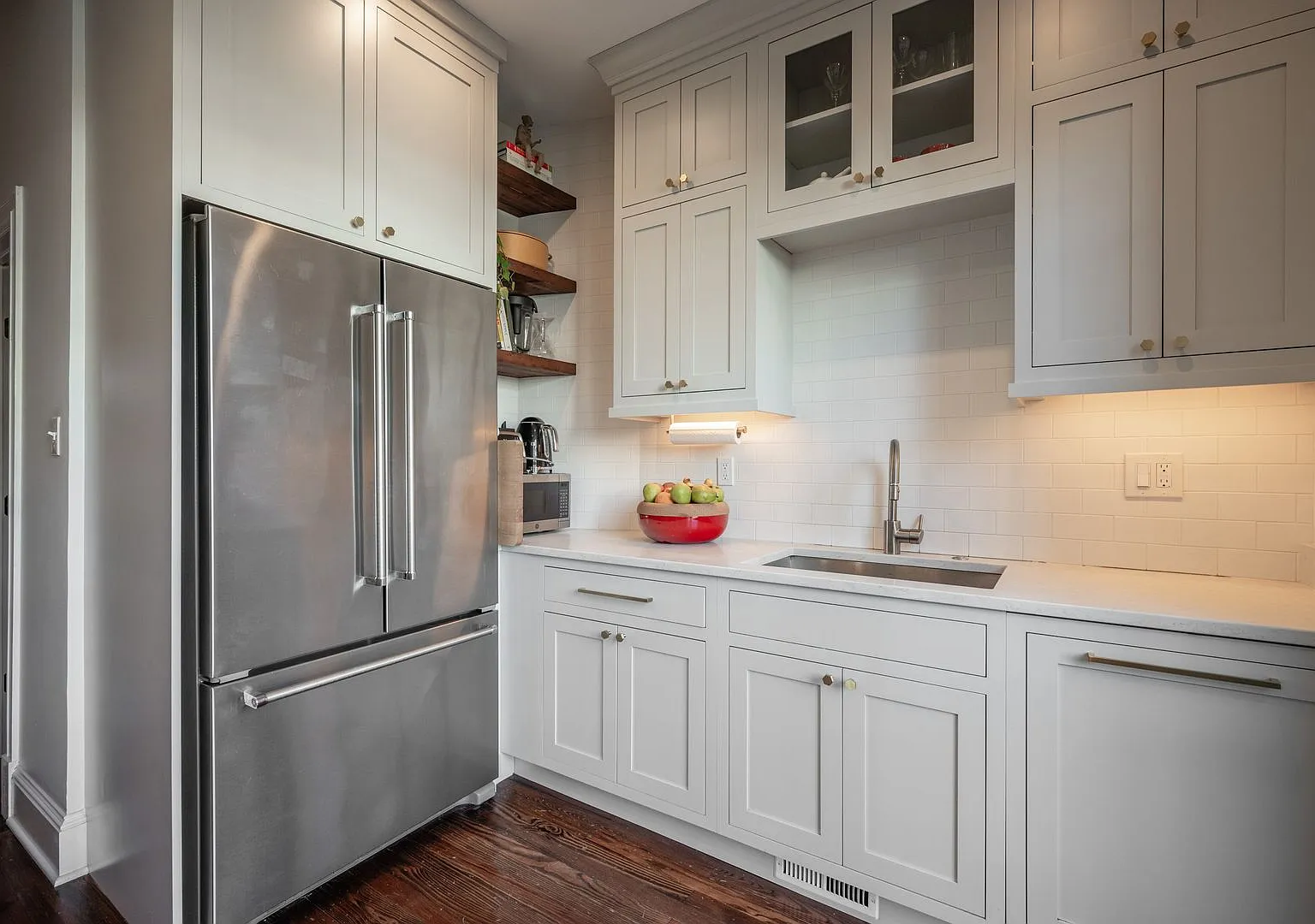 Bloomingdale Townhome | 4 Bed | 3.5 Bath | 2,000 Sf | Fenced-In Backyard | Parking Space w/ EV Ch... — Photo 4