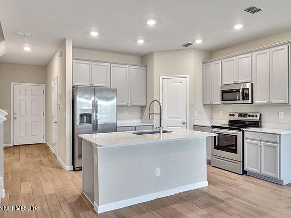 5th image of 133 Appleton Ct