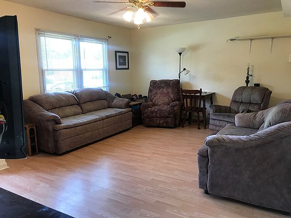 4th image of 1340 Meadowlane Dr