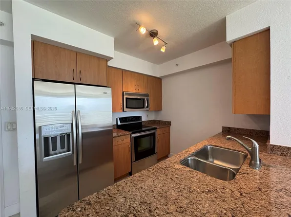 1830 Radius Dr APT 915, Hollywood, FL 33020