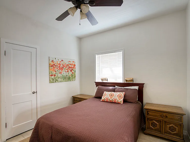 502 W Roma Ave #B — Photo 10