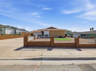 6811 Soldela Dr, Las Vegas, NV 89156
