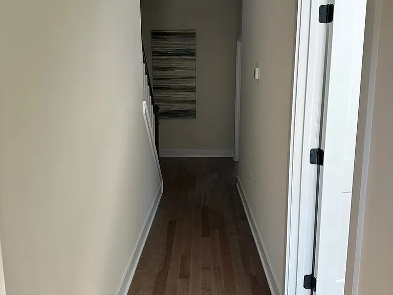 111-117 Thornton Ln — Photo 12