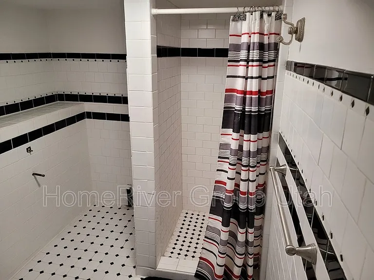 632 E Wilson Ave — Photo 17