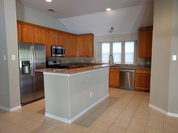 4th image of 1429 Carriage Ln