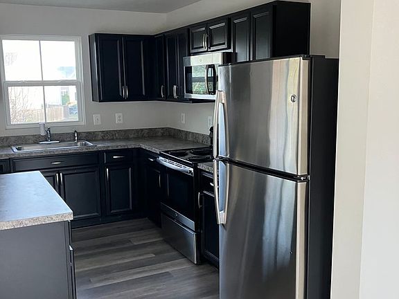 4th image of 46350 Creeping Primrose Ln Unit E