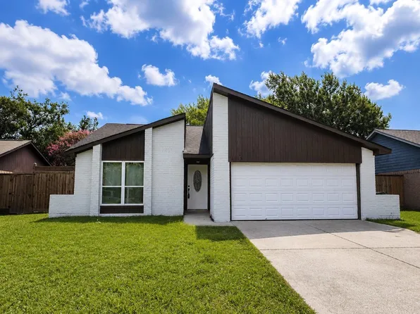 4913 Deerwood Cir, Baytown, TX 77521