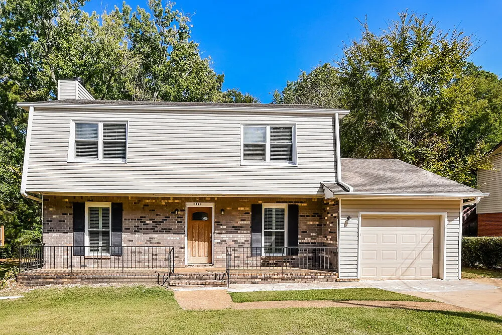 3 bed, 2.5 bath, 1600 sqft, $1,590 — Photo 1