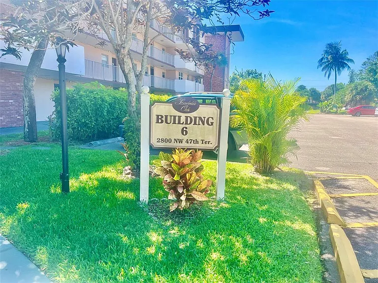 2800 NW 47th Ter #106B — Photo 44