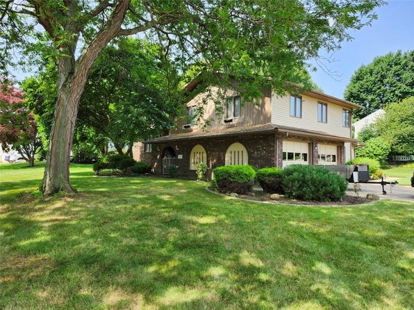 202 Harbor Rd, Erie, PA 16511