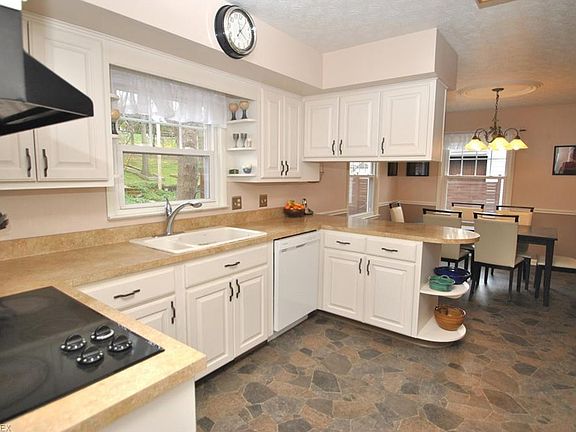 5th image of 1518 Rowles Dr