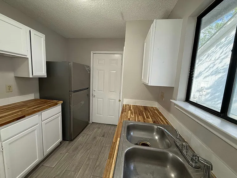 12058 Trotwood Dr — Photo 4