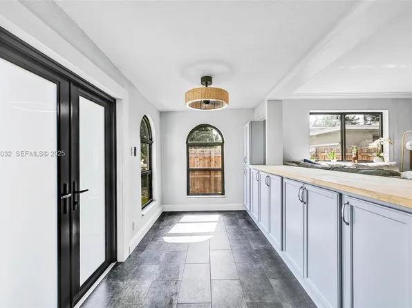 2630 McKinley St, Hollywood, FL 33020