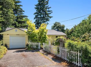 11542 1st Ave NE, Seattle, WA