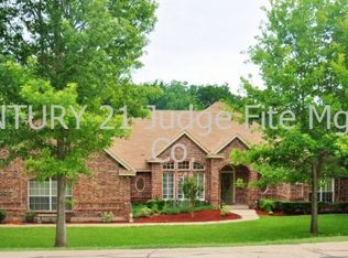 828 Clearwater Dr, Midlothian, TX 76065