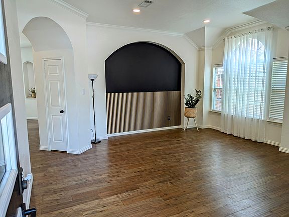 3rd image of 13104 Bavarian Dr