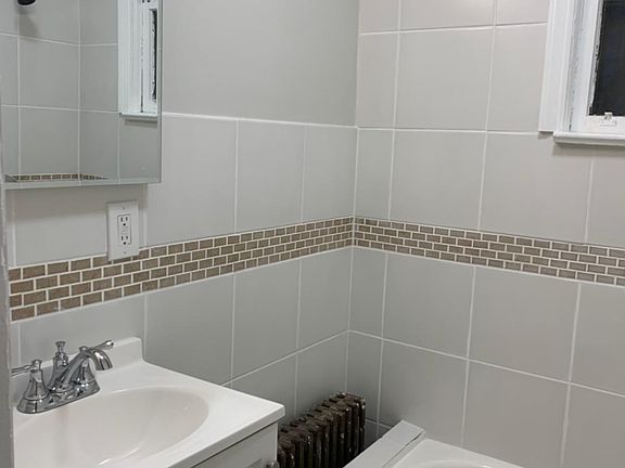 4th image of 77 Beacon Ave APT 2