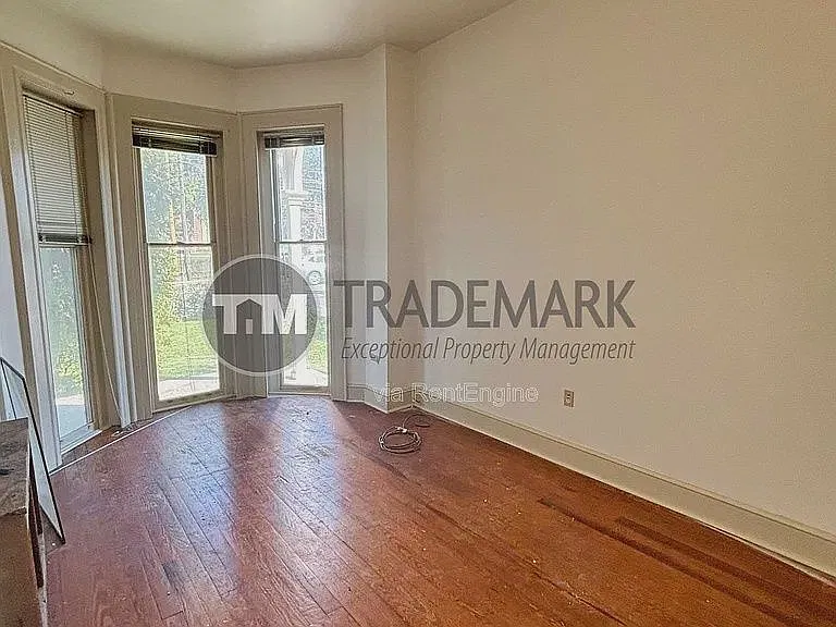 942 Columbia Ave — Photo 1