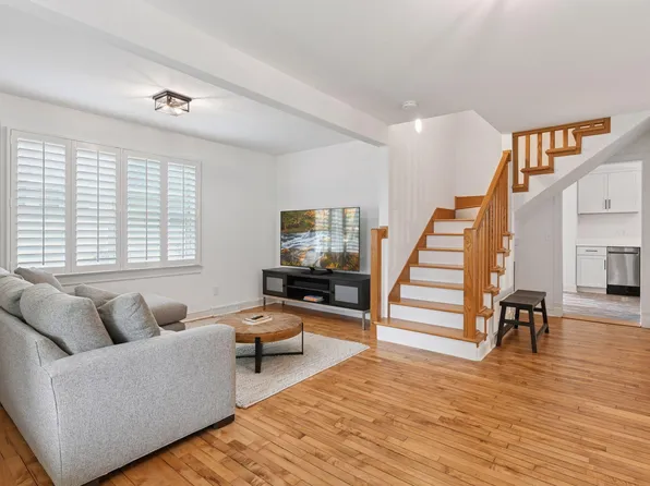 129 Chicago Ave N, Wayzata, MN 55391