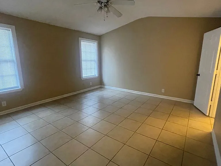 164 Leeswood Cir — Photo 6