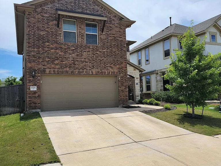 1026 Chad Loop — Photo 3