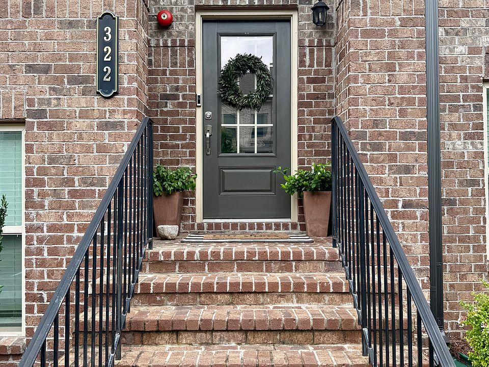 1st image of 322 Commons Ave