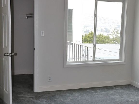 4th image of 365 Peoria St APT 4