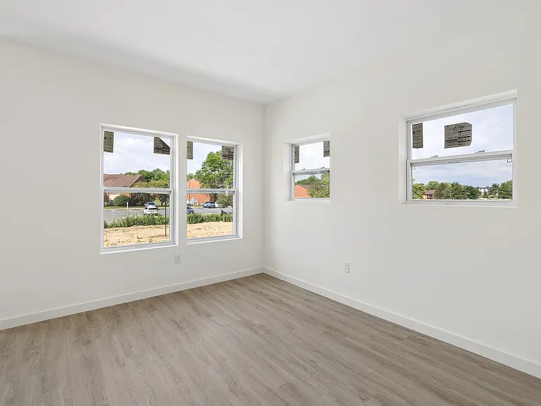 Princeton Orchards Apartments — Photo 16