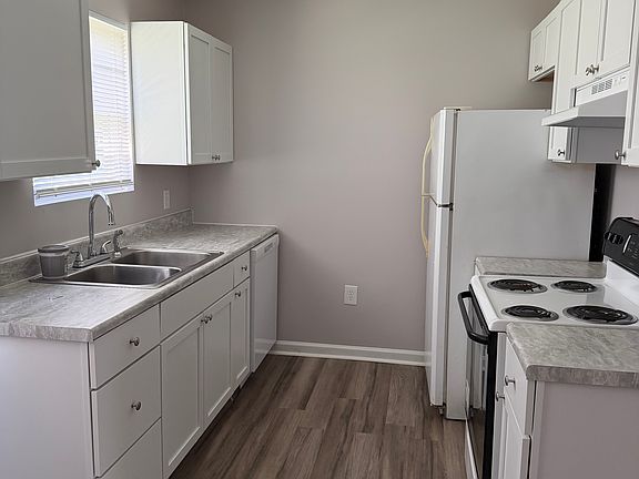 3rd image of 32-34 E Madison Ave