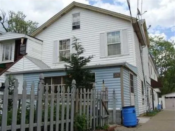 329 Sweetbriar St, Pittsburgh, PA 15211
