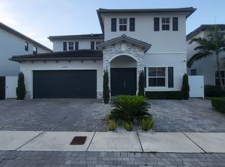 12736 SW 215th Ter, Miami, FL 33177