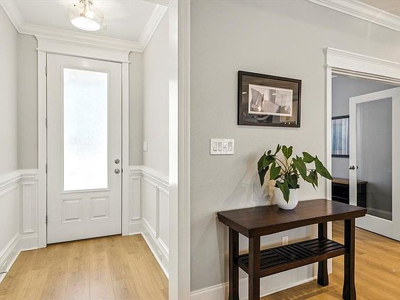 4th image of 188 Tulane Way