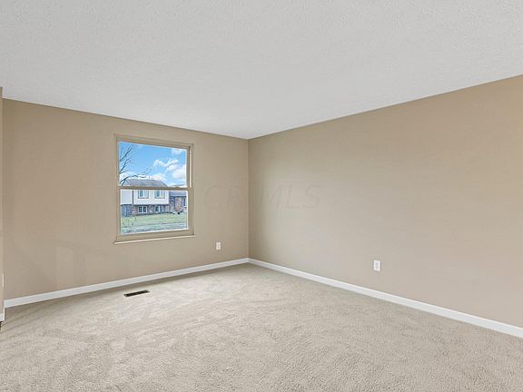 4th image of 2988 Arrowsmith Dr