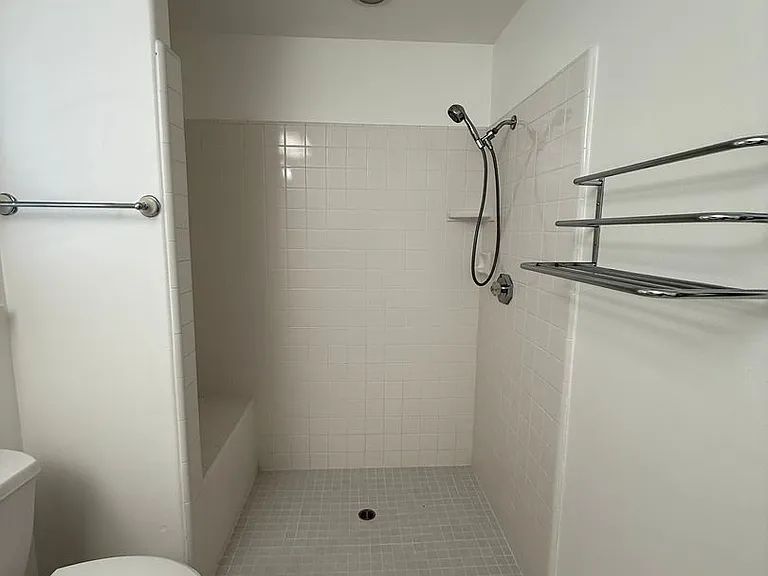 2441 Iron Ridge Ct — Photo 28