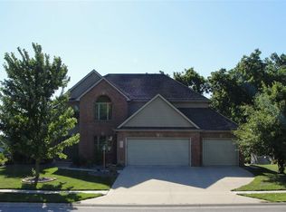 11803 Island Cove Dr, Fort Wayne, IN 46845