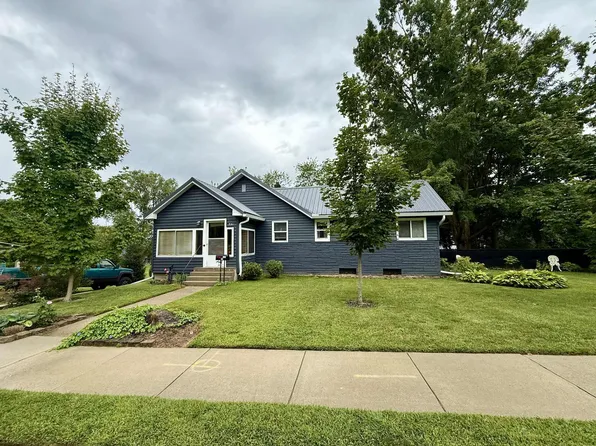 721 Chapman St, Ionia, MI 48846