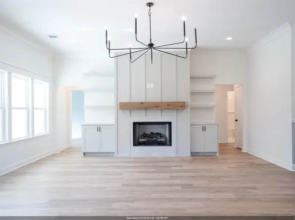 13527 Eagles Park Dr, Denham Springs, LA 70726