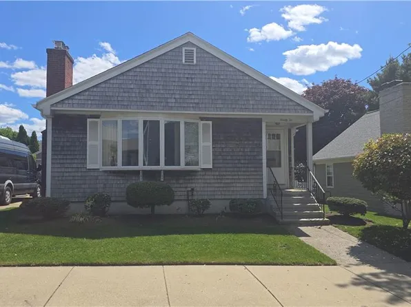 22 Stonelaw Ave, Providence, RI 02908