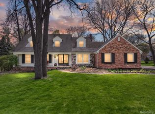22641 N Nottingham Dr, Beverly Hills, MI