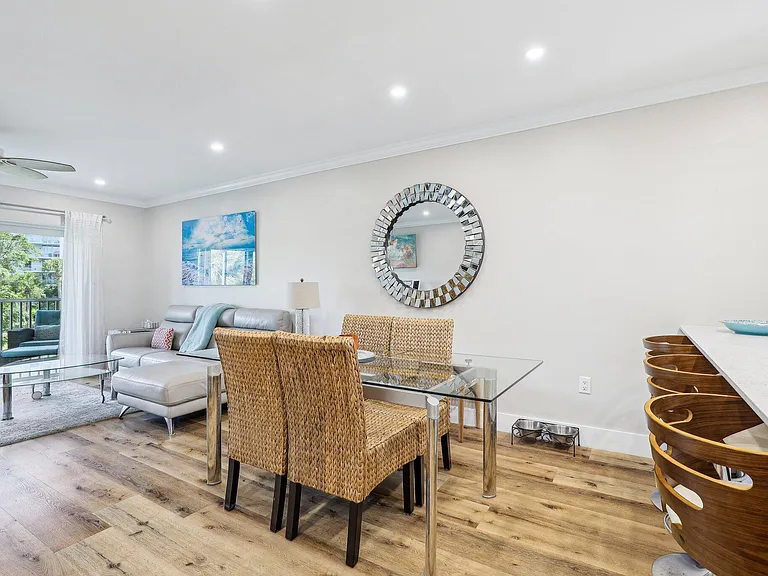 200 E Royal Palm Rd — Photo 15